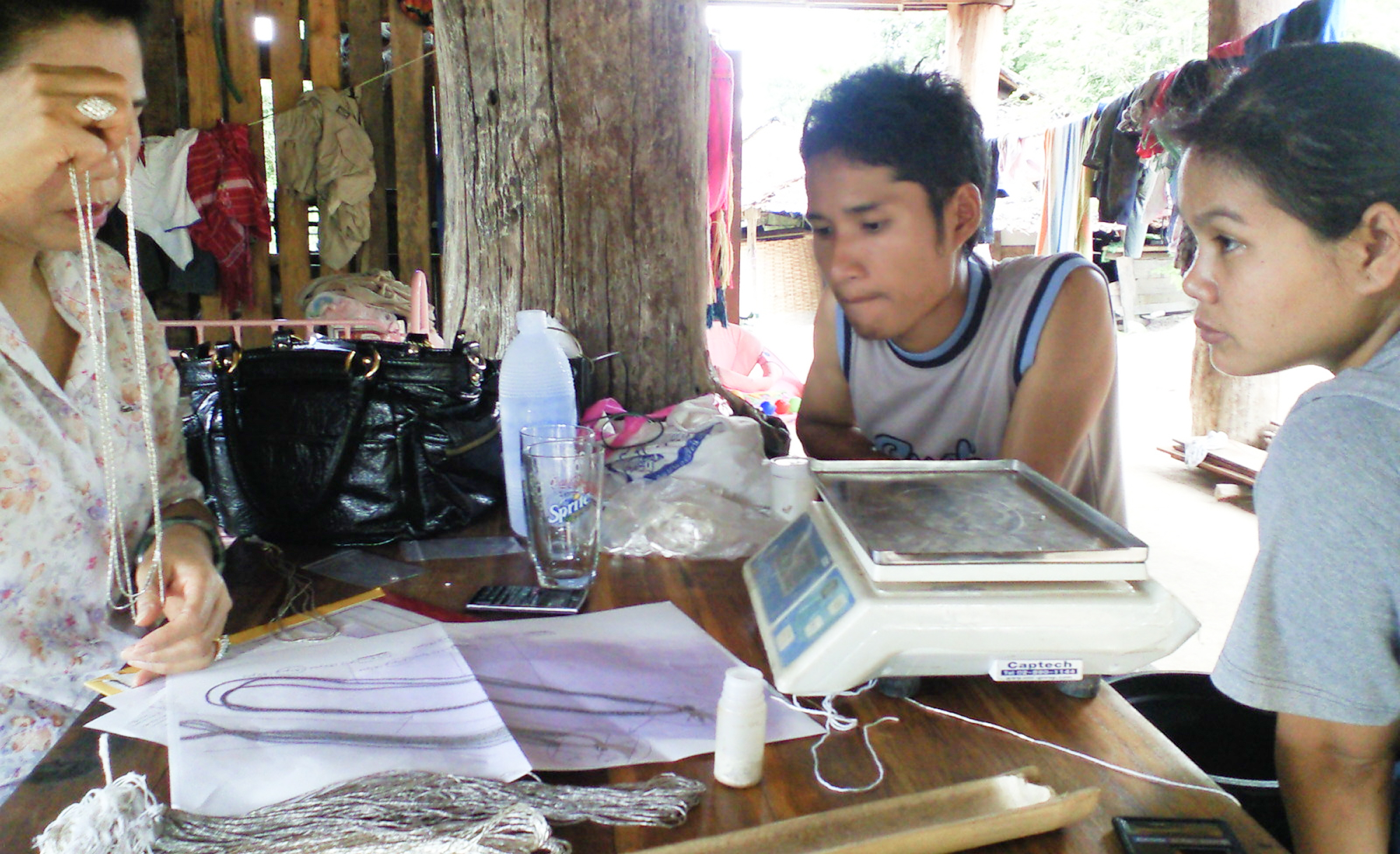 カレン族作業風景